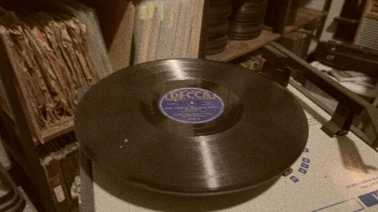 Hot Time In The Old Town Tonight - Freddie "Schnickelfritz" Fisher and his Orchestra - Decca 2168-A