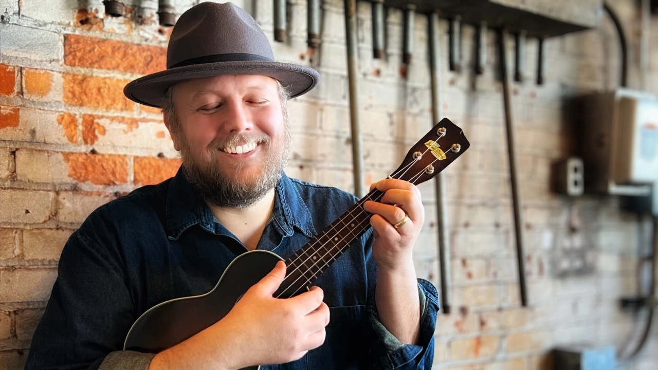 Vaudeville blues musician Jack Norton with ukulele